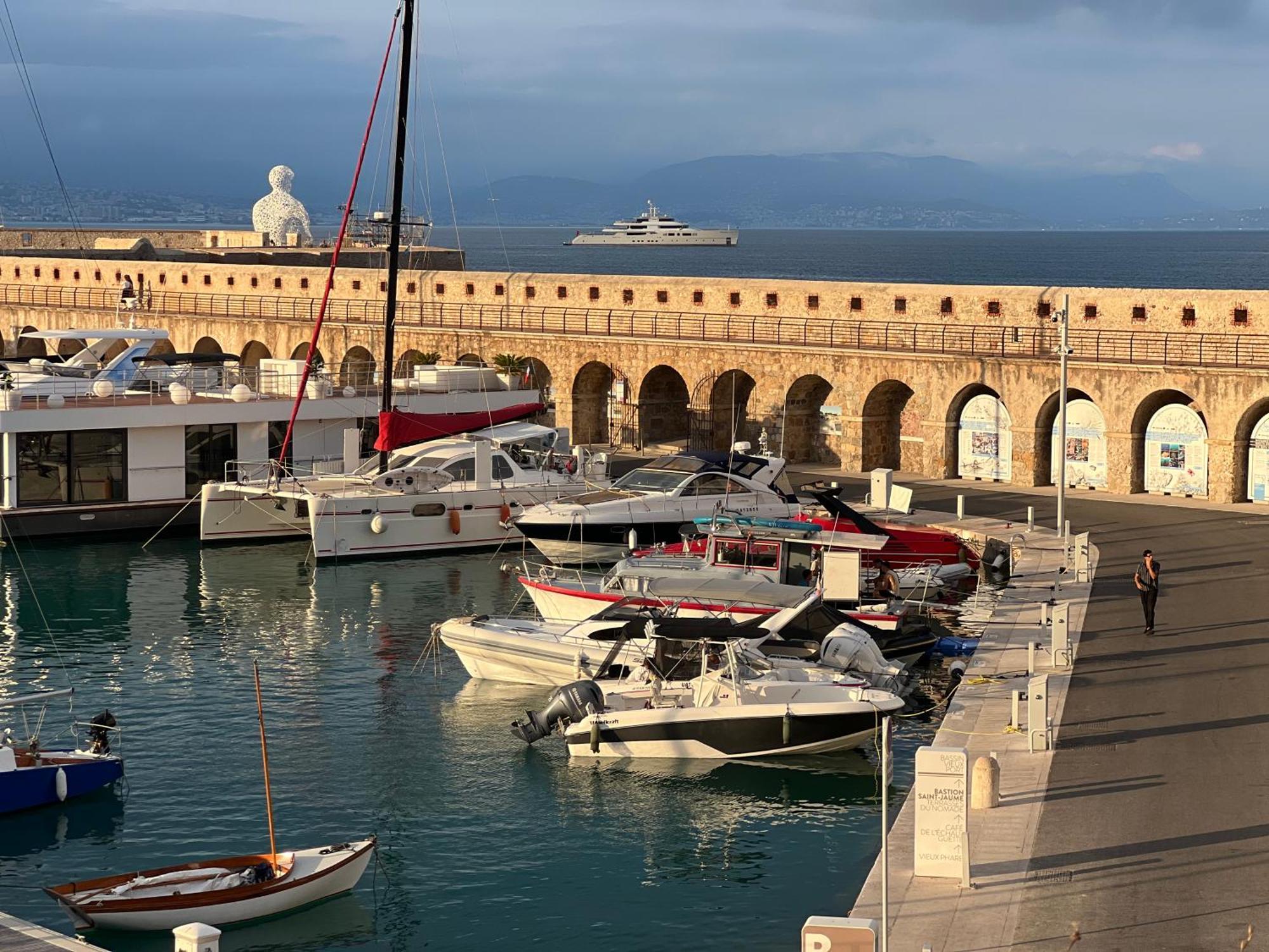 Hotel Location Cote D Azur Antibes Exterior foto